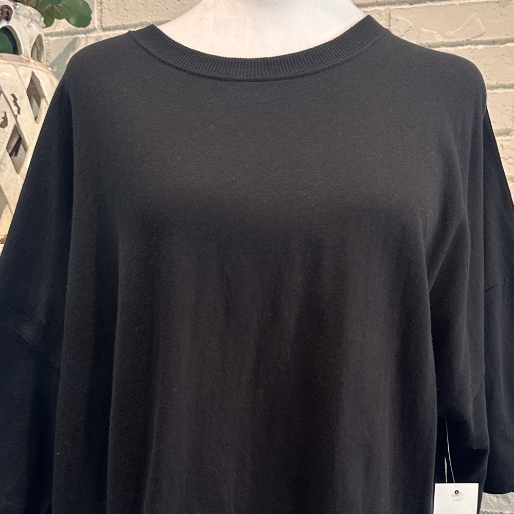 SO Oversized Black Short-Sleeve Tee - Picture 2 of 6